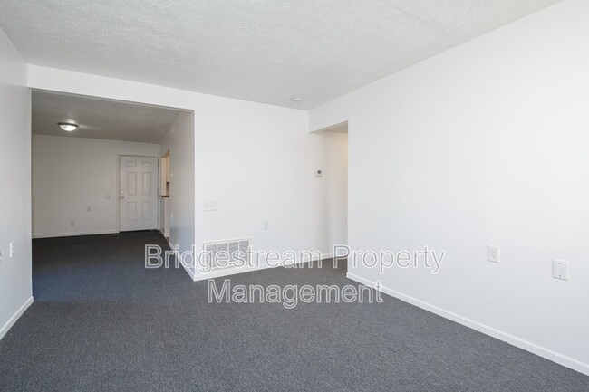 Building Photo - 1415 Forest Ln