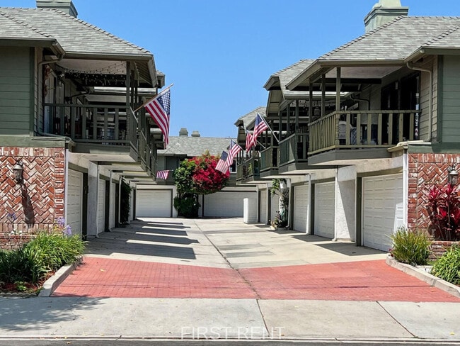 Primary Photo - 2231 Pacific Ave
