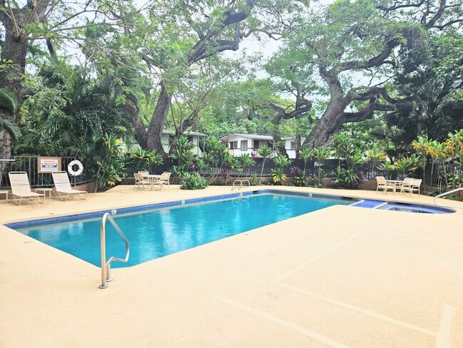 Building Photo - Nuuanu Brookside Studio Street Parking