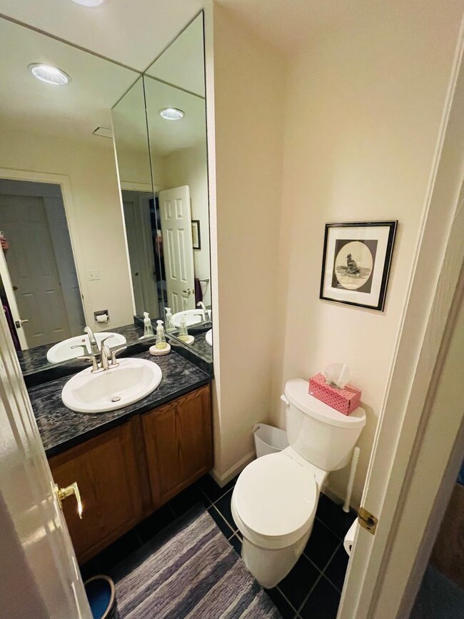 Building Photo - Charming home located in Coal Creek Ranch-$1000 Off First Month's Rent!