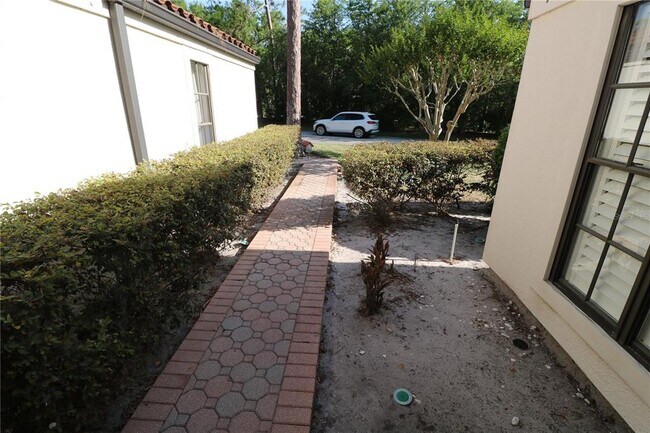 Building Photo - 5424 Saddlebrook Way