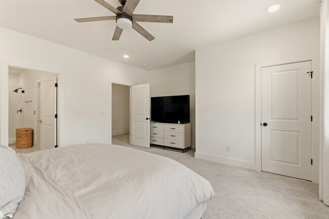 Building Photo - 6006 Mill Tree Ct
