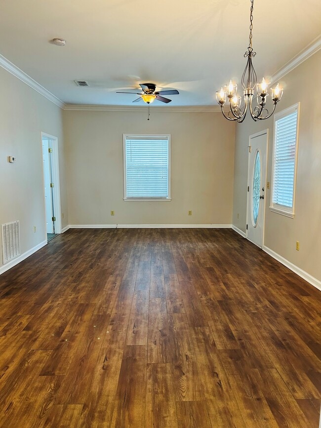 Building Photo - 4445 Irvington Ave