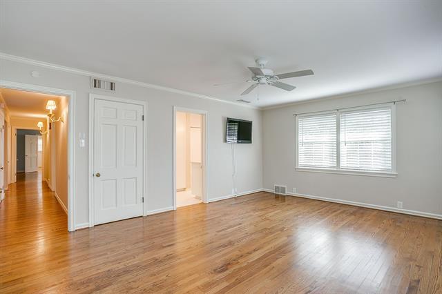 Building Photo - 2400 Winton Terrace W