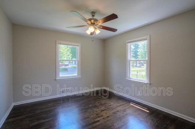 Building Photo - 10104 Bellaire Ave