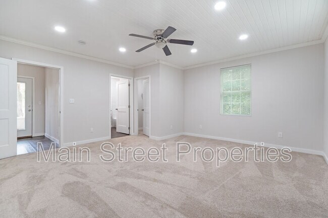 Building Photo - 118 Czar Ln