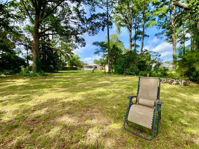 Building Photo - Available 06-22-26! Updated Waterfront Home! Extras Like Workshop & Sunroom, Pet Friendly, Hardwo...