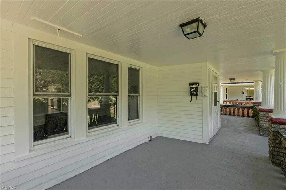 Covered Front Porch - 2407 Woodmere Dr