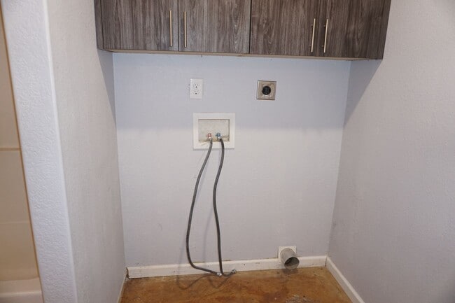 Building Photo - 314 SW 3rd St