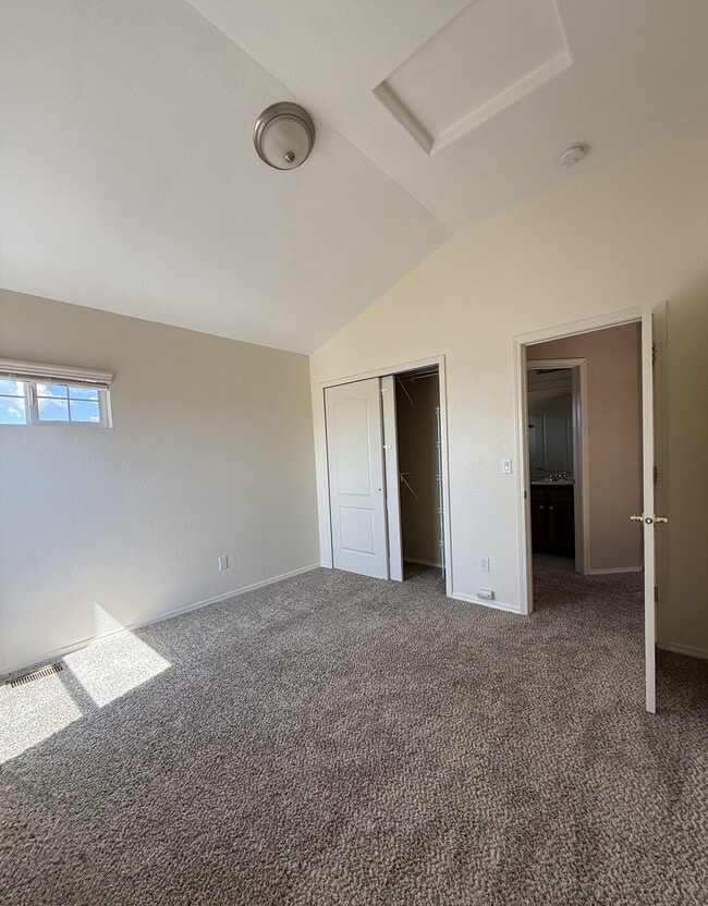 Building Photo - 15859 Bridle Ridge Dr