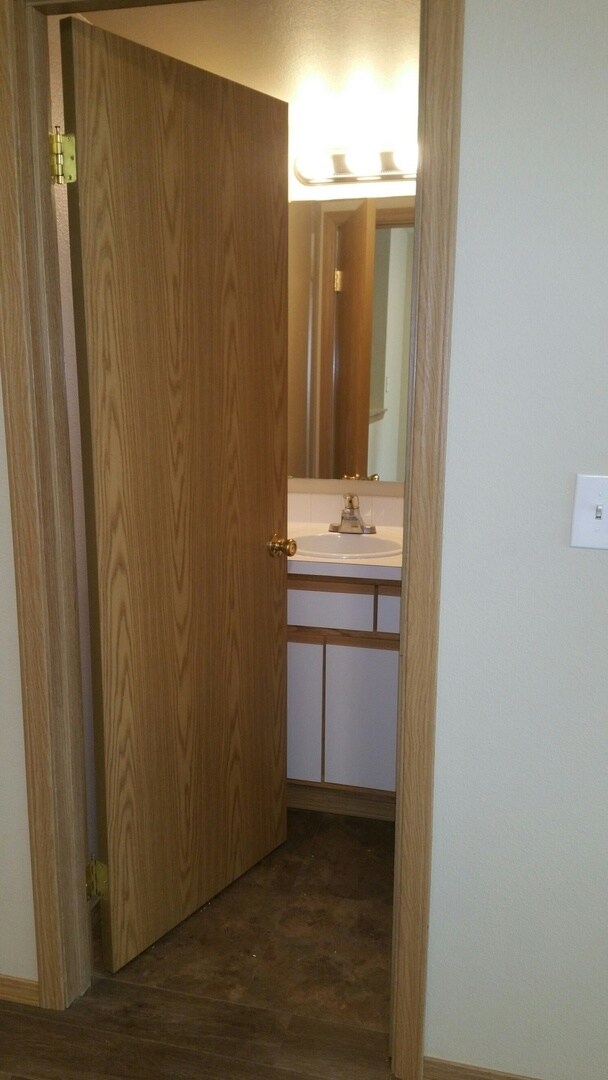 Building Photo - Spacious Puyallup Townhouse!