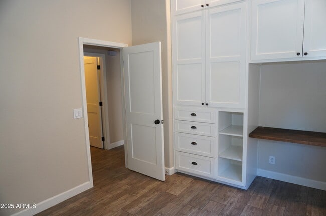 Building Photo - 254 N Stanley Pl