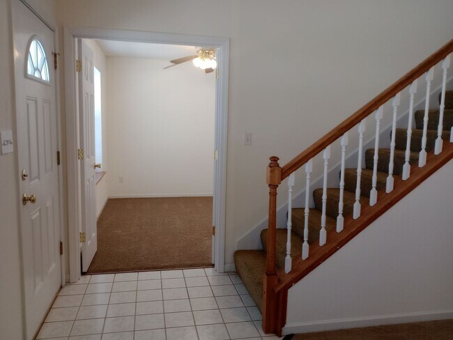 Building Photo - 1729-1731-1731 Louise Cir