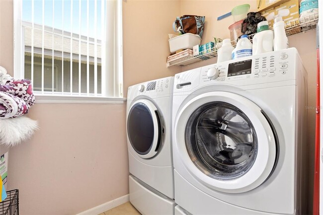 Building Photo - 824 Lake Biscayne Way