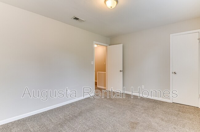 Building Photo - 157 Chalet North CT