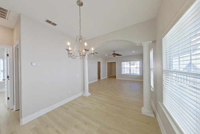 Building Photo - 303 Summercreek Cove