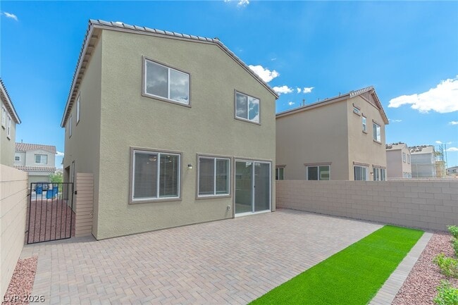 Building Photo - 873 Camargo St