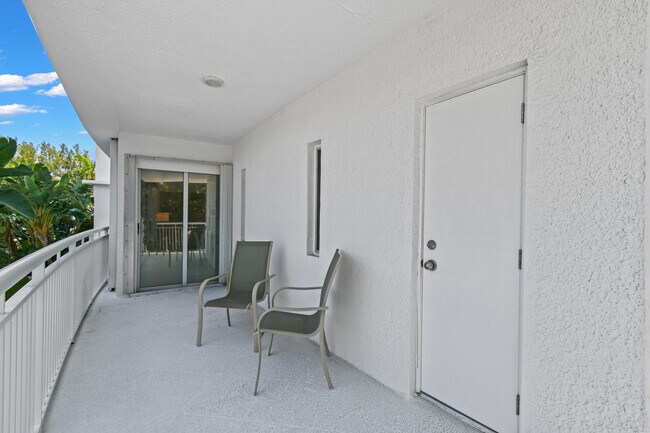 Building Photo - 2780 S Ocean Blvd