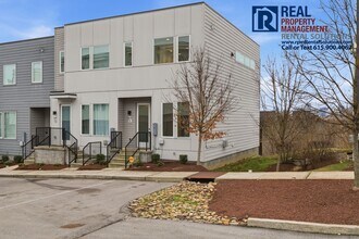 Building Photo - HALF OFF FIRST MONTHS RENT! Lovely 2BR/1.5BA end unit condo 5 mins from Downtown Nashville, washe...