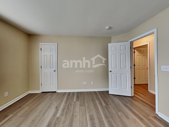 Building Photo - 516 Littleport Dr