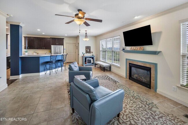 Building Photo - Luxury 5 Bedroom West Knox Home