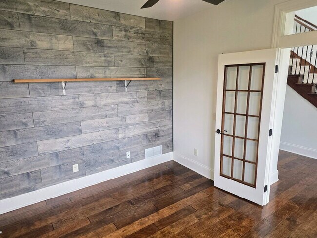 Building Photo - 3701 161st St