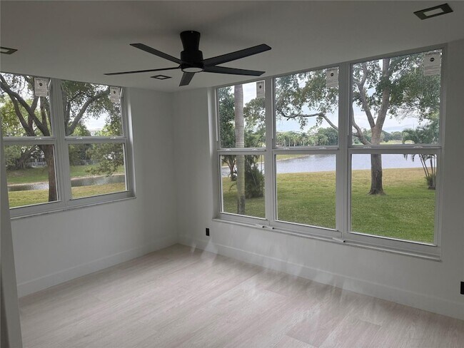 Building Photo - 3010 N Course Dr