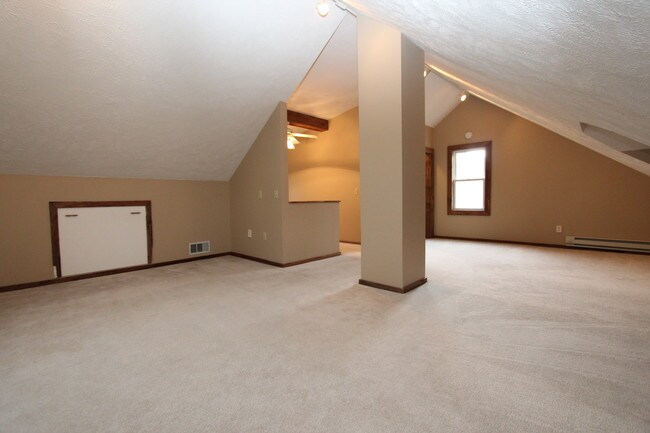 Building Photo - 860 Lake Michigan Dr NW