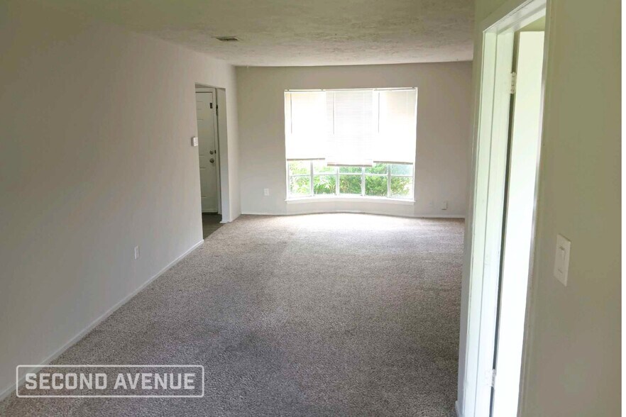 Building Photo - 11218 Evesborough Dr