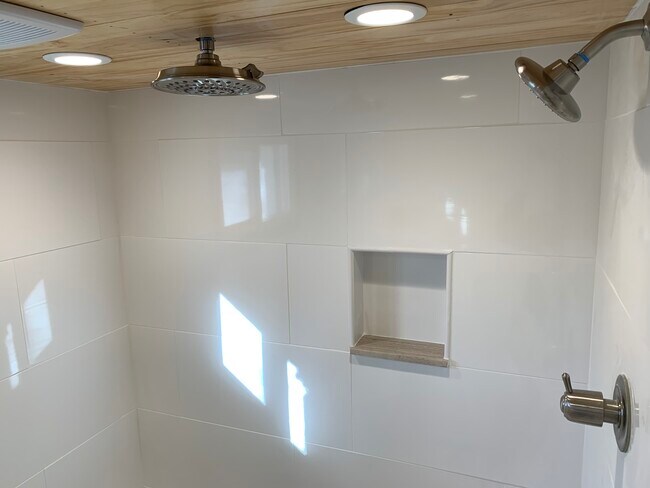 Bathroom TWO: Double showerhead Shower - 3632 Dunn Ave