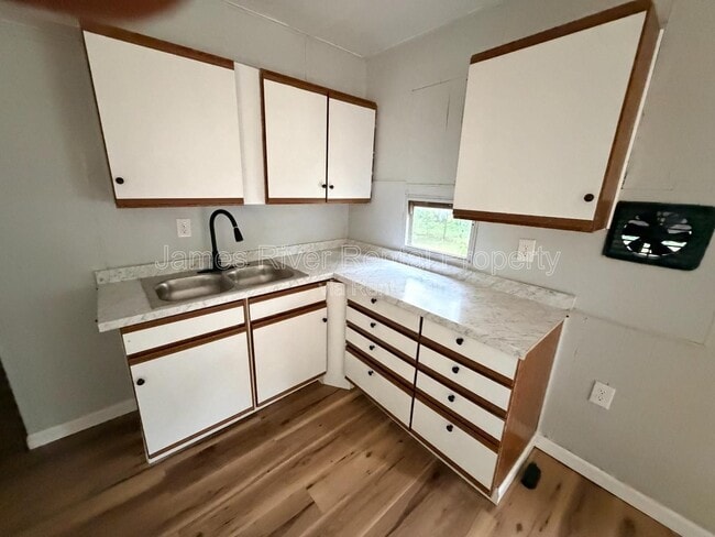 Building Photo - 47 Bonnydale Ln