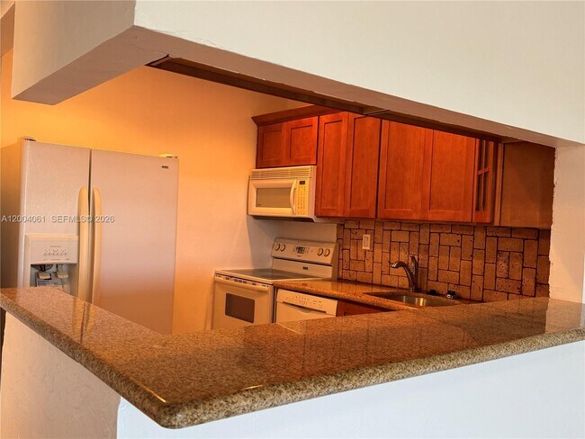 Building Photo - 2600 NE 135th St