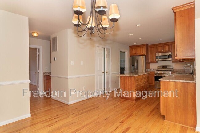 Building Photo - 80 Brookshire Dr