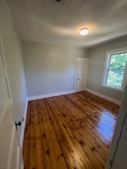 Building Photo - 163 W Boylston Dr