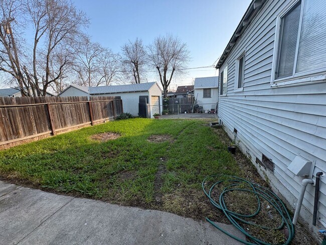 Building Photo - 3730 Ivy St