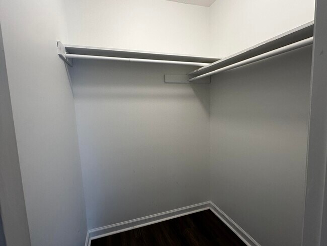 Building Photo - 1998 Wrightsboro Rd