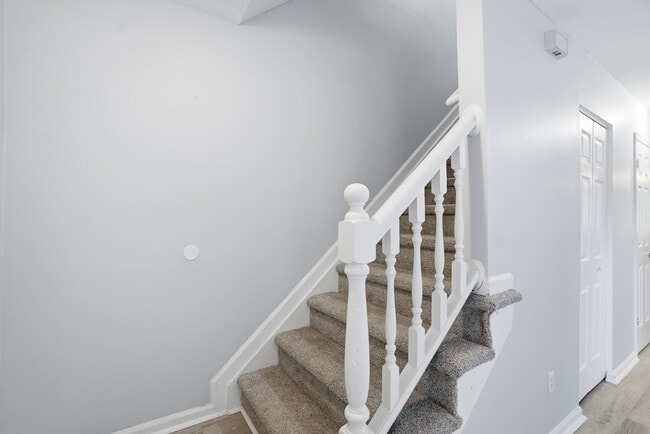 Building Photo - 55 Treasure Key