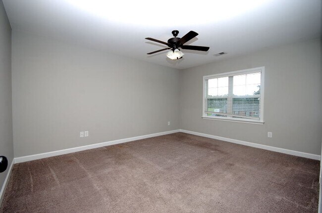 Building Photo - 416 S Pearl St