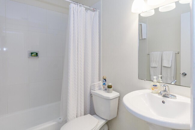 Building Photo - 308 Southwind Ct