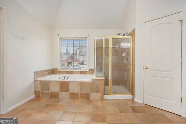 Building Photo - 3308 Sanborne Terrace