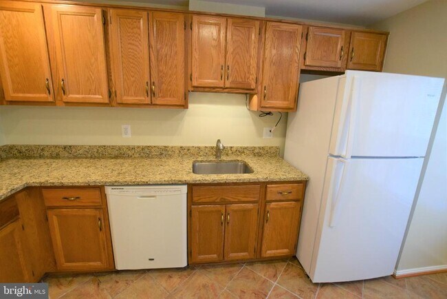 Building Photo - 6605 Briarleigh Way