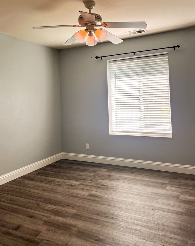 Building Photo - GO928#E &amp; F-Lotti, Carole Kelly