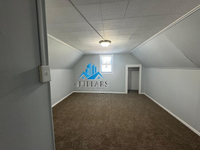 Building Photo - 5091 Central Ave