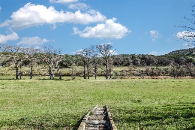 Building Photo - 202 Lazy L Ln