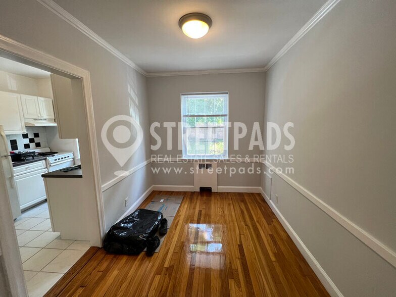 Building Photo - 1151 Beacon St