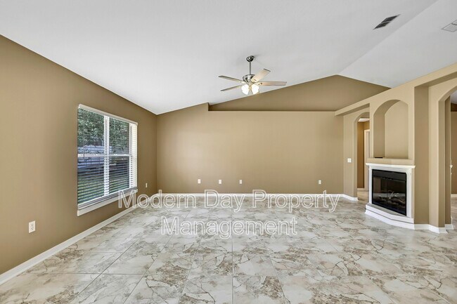 Building Photo - 12320 Papercraft Ave