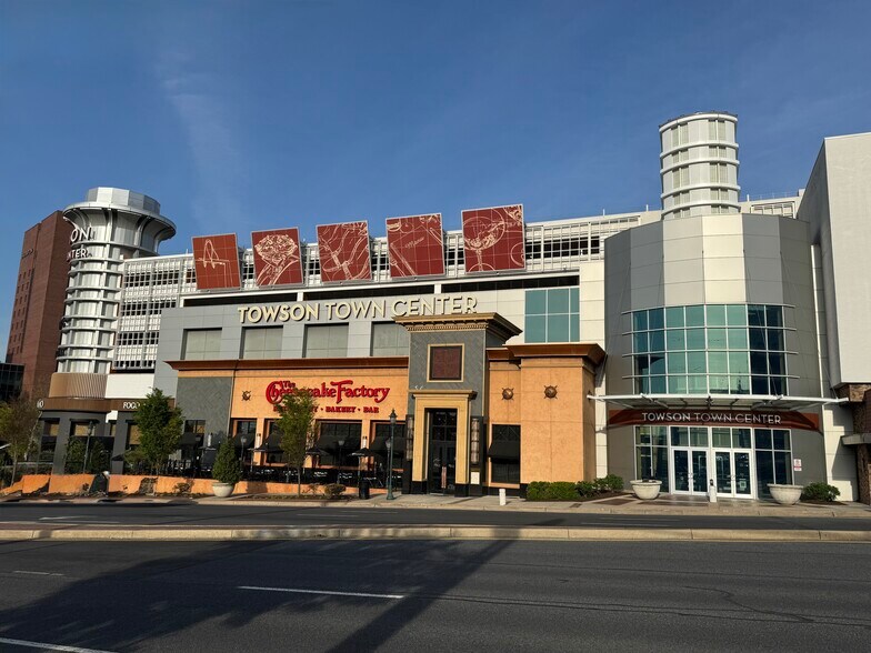 Nearby mall. - 28 Allegheny Ave