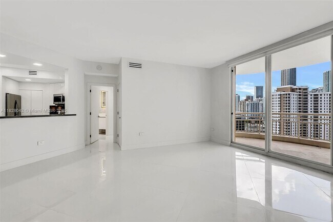 Building Photo - 888 Brickell Key Dr