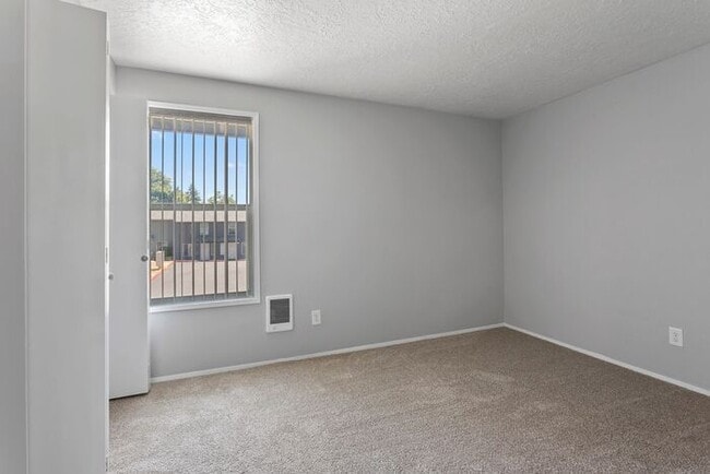 Building Photo - 2 bedroom unit. Pets OK! Lots of upgrades!...