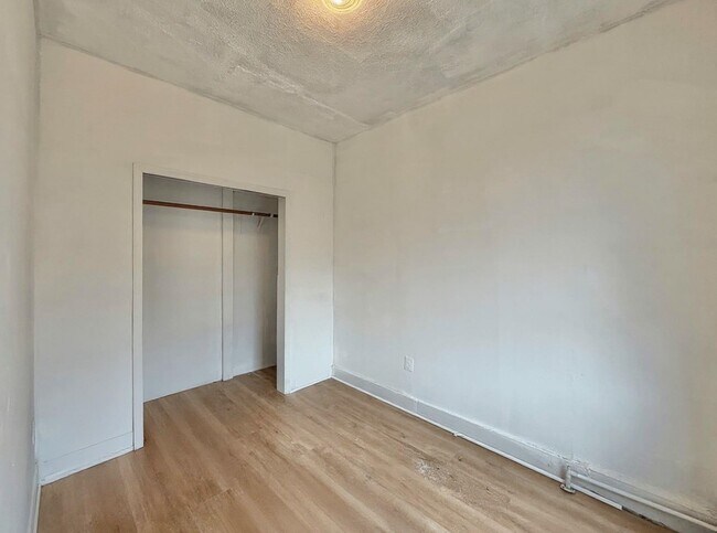 Building Photo - 94 Ferry St